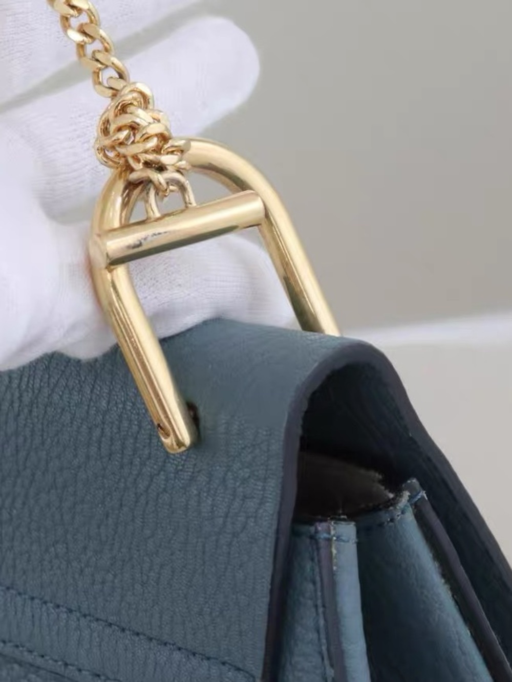 🚩steal Chloe Blue Leather Shoulder Bag with Gold Hardware - Picture 9 of 9